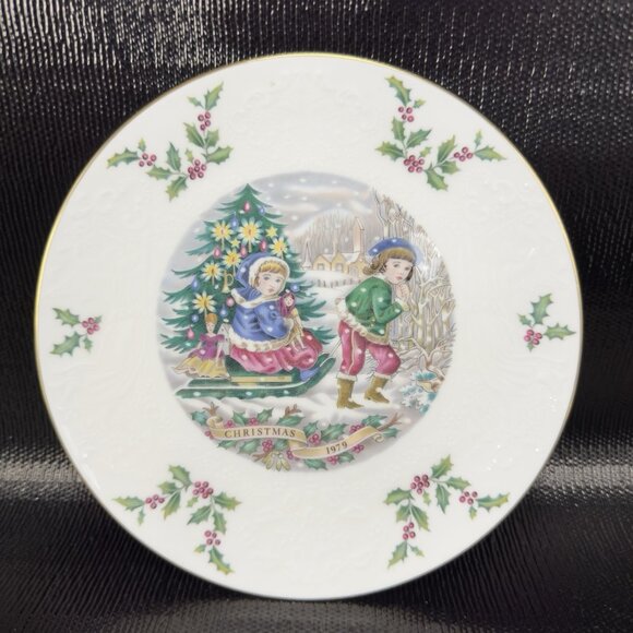 Vintage 1979 Royal Doulton Christmas Plate Dish Fine Porcelain 3rd Of A Series - Picture 1 of 10